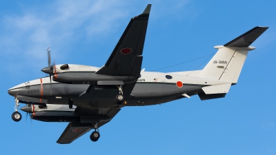 Photo ID 283235 by Andrei Shmatko. Japan Army Beech Super King Air LR2 B300, 23055