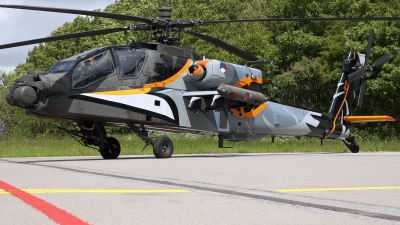 Photo ID 74360 by Cristian Schrik. Netherlands Air Force Boeing AH 64DN Apache Longbow, Q 17